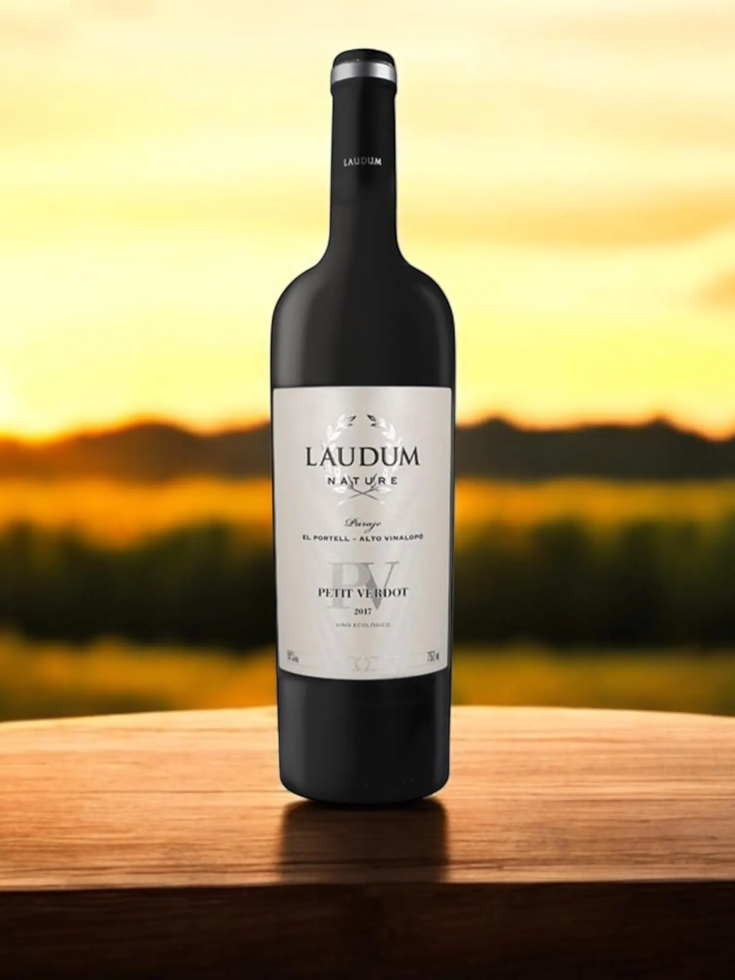 Laudum Nature Petit Verdot 2019: Органично вино, от сорта Petit Verdot, реколта 2019, от лозя на възраст над 30 г...