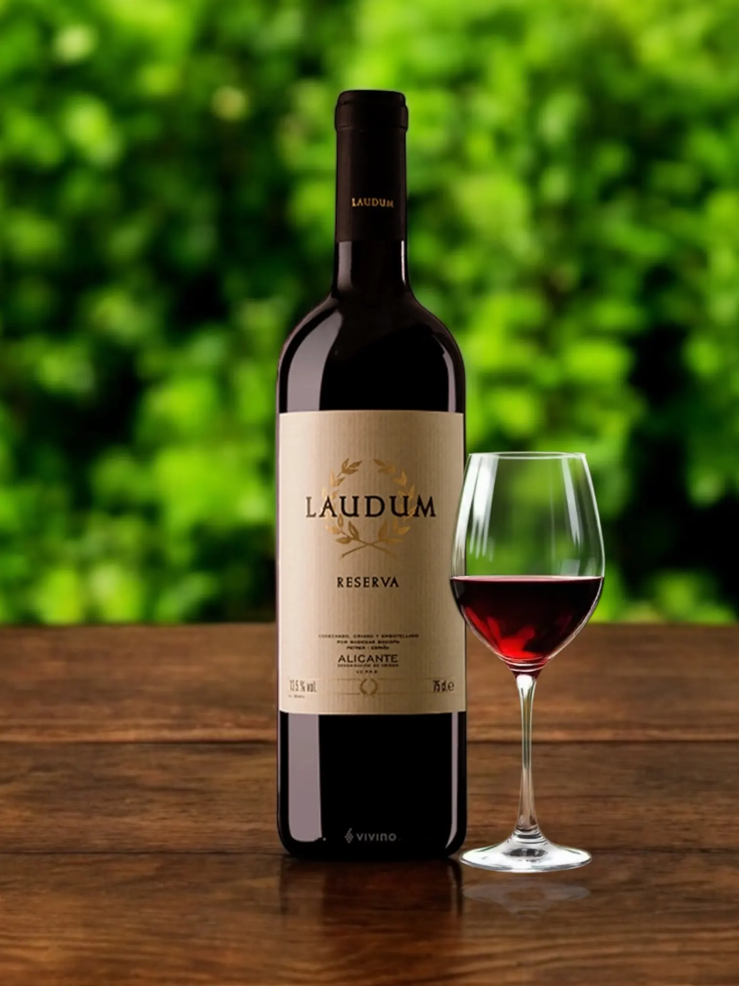 Laudum Reserva 2018: Лимитирано купажно червено вино създадено от комбинацията между сортовете Monast...